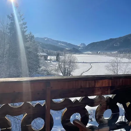Gemuetliche Dachgeschosswohnung In Einem Oesterreichischen Herrenhaus * Reith bei Kitzbühel