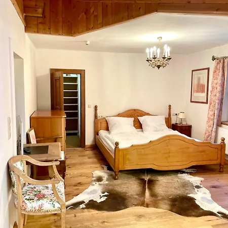 Gemuetliche Dachgeschosswohnung In Einem Oesterreichischen Herrenhaus Reith bei Kitzbuehel