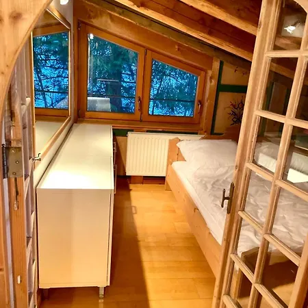 Gemuetliche Dachgeschosswohnung In Einem Oesterreichischen Herrenhaus Apartment *